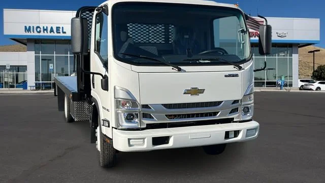 2025 Chevrolet Low Cab Forward's photo