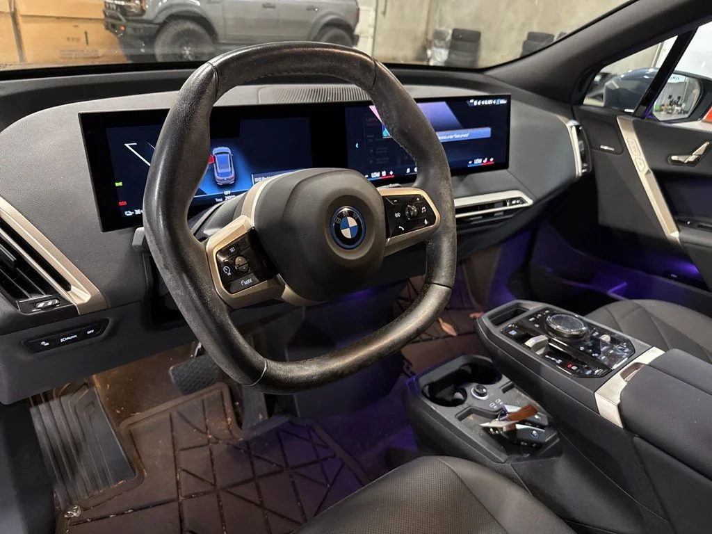 Used 2024 Gray BMW xDrive50 image 10