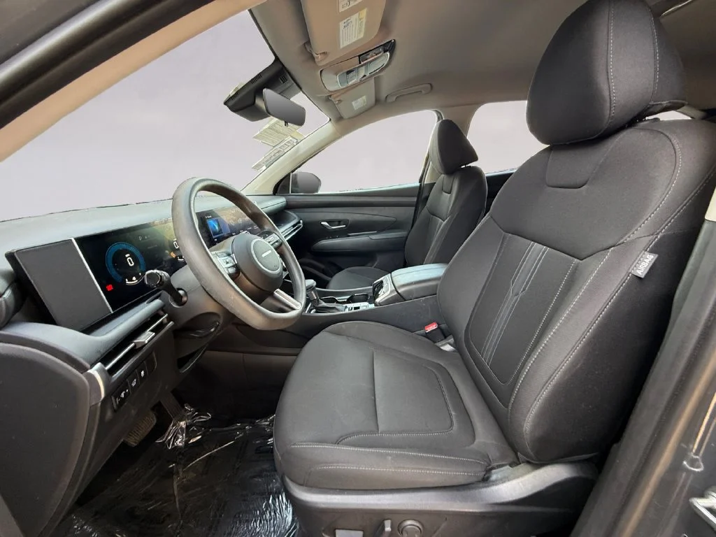 Used 2025 Gray Hyundai SEL image 10