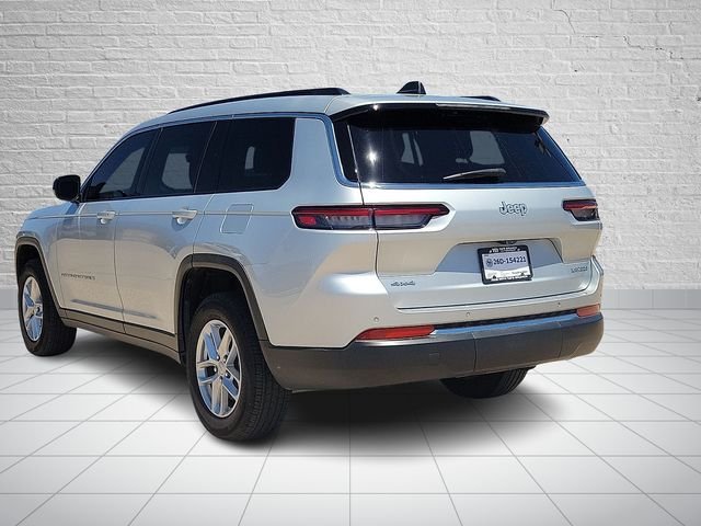 Used 2025 Silver Jeep Laredo image 3