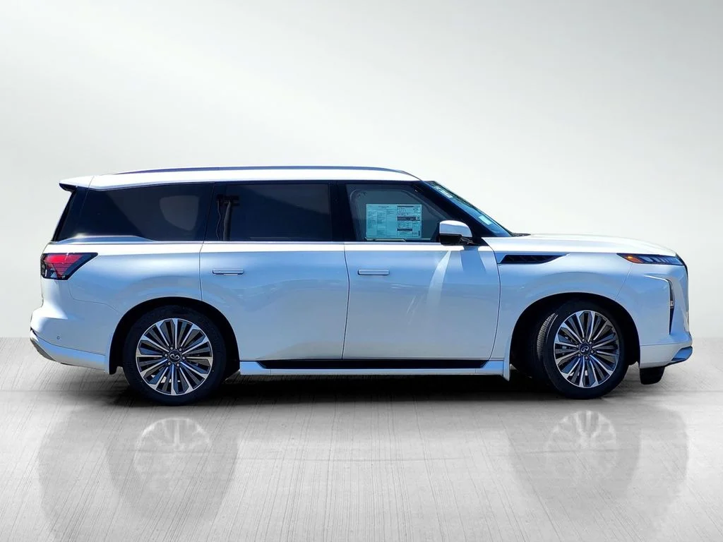 New 2026 White INFINITI Luxe 4WD image 3