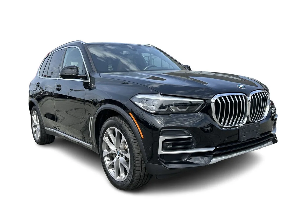 Used 2023  BMW xDrive40i xDrive40i   Low Mileage   Dilawri Certif image 2