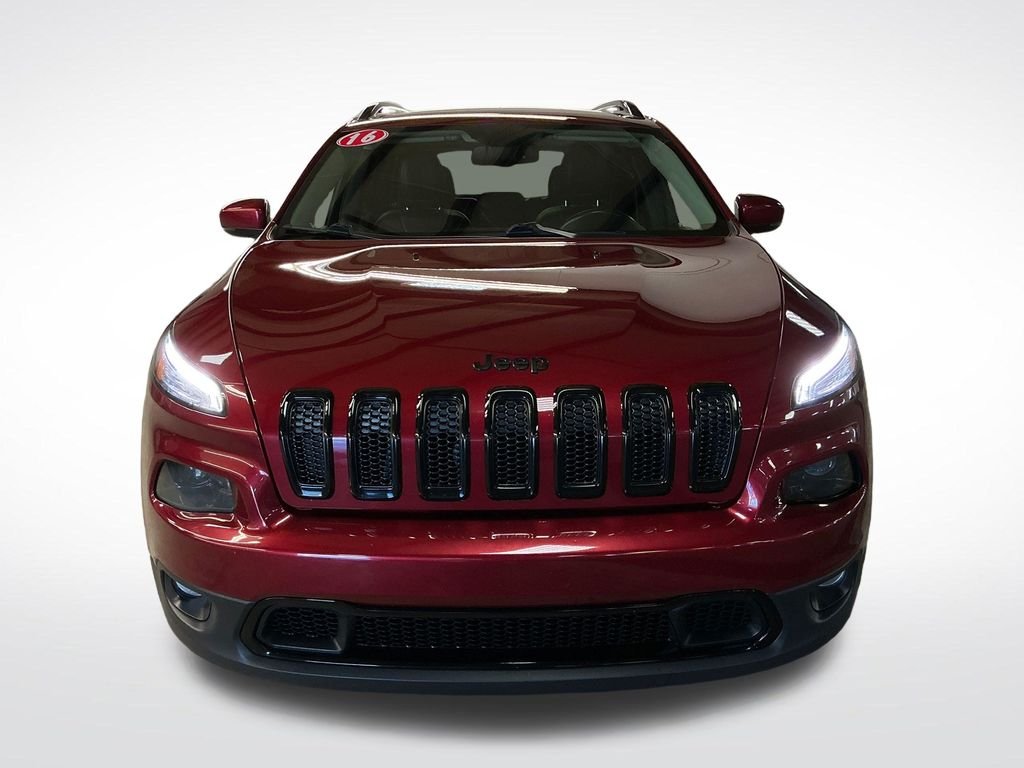 Used 2016 Red Jeep Limited image 9