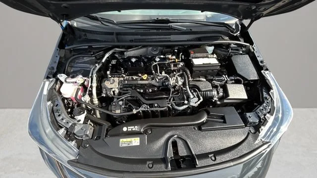 Used 2024  Toyota LE image 31