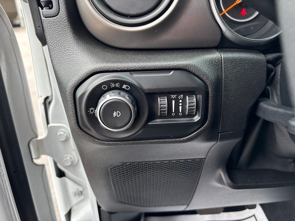 Used 2020 White Jeep Sport image 15