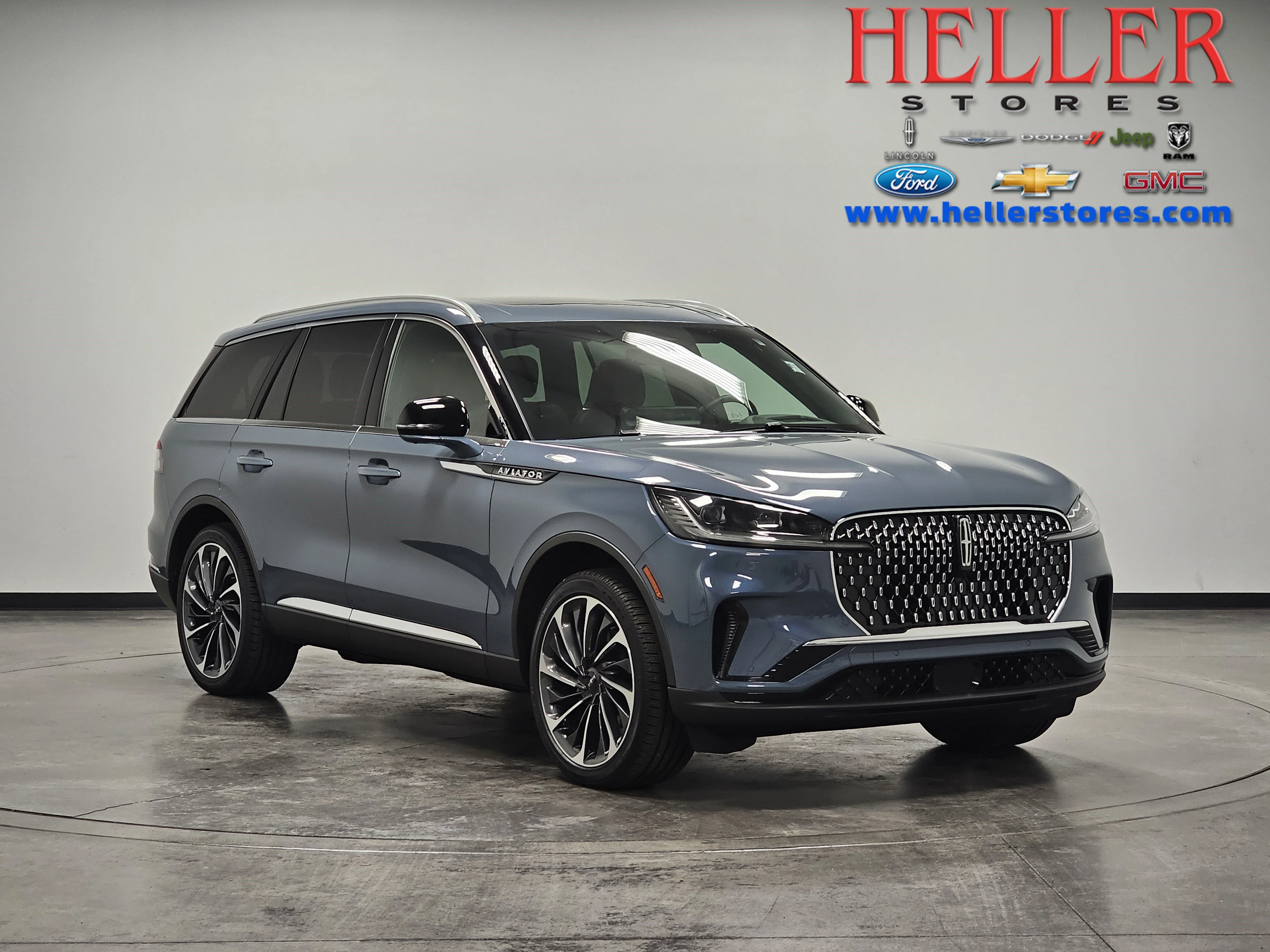 2025 Lincoln Aviator Reserve AWD's photo