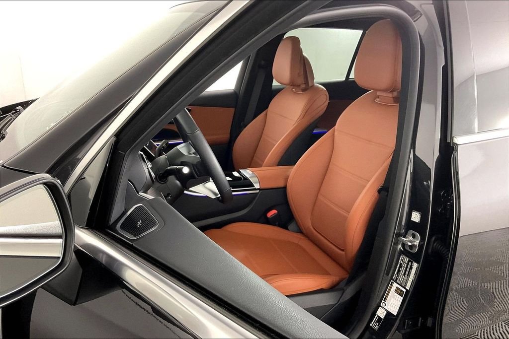 Used 2026 Brown Mercedes-Benz GLC 300 image 17