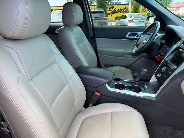 Used 2015 White Ford XLT image 24
