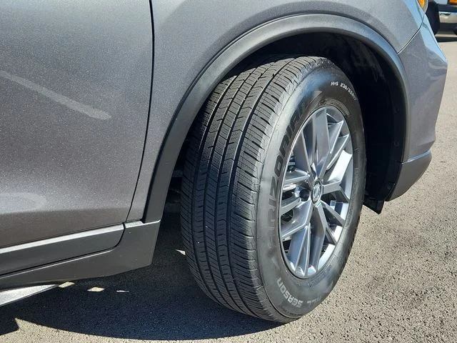 Used 2019 Gray Nissan SV image 18