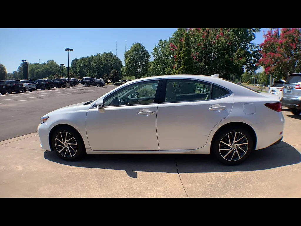 Used 2018 Eminent White Pearl Lexus 350 image 5