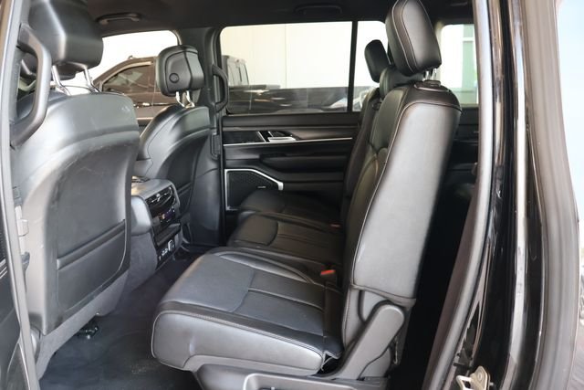 2024 Jeep Wagoneer L Series II - Photo 13