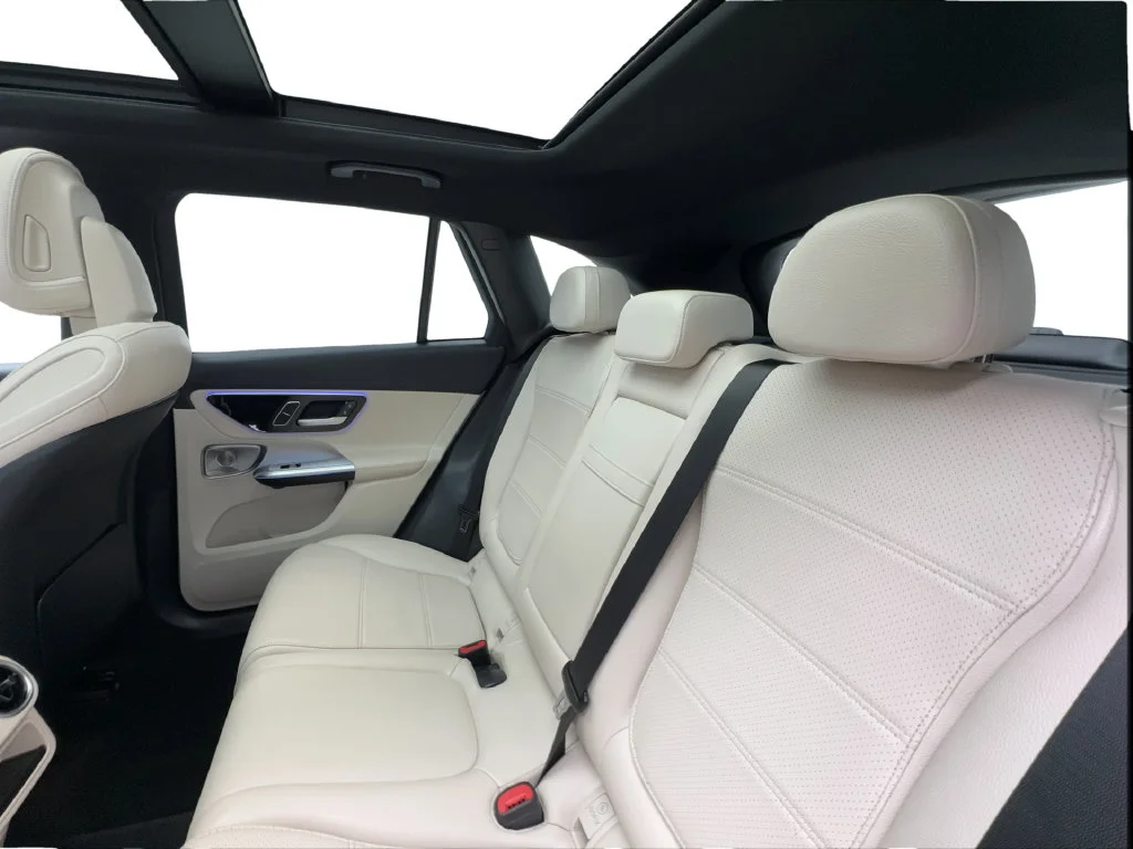 Used 2023 Silver Mercedes-Benz GLC 300 image 27