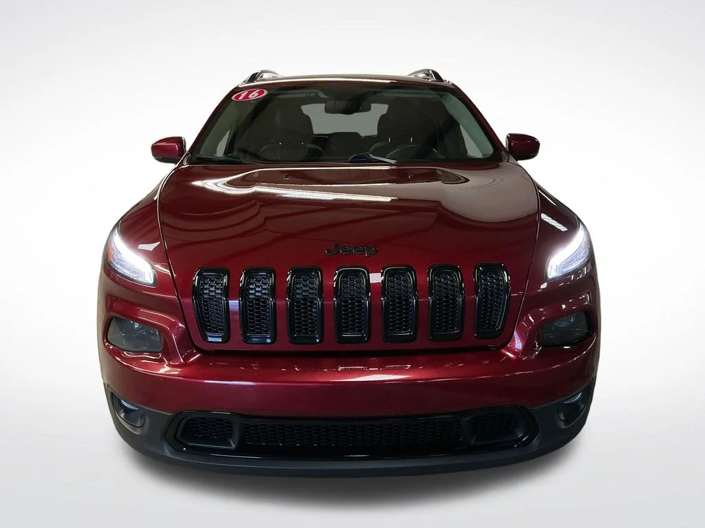 Used 2016 Red Jeep Limited image 9