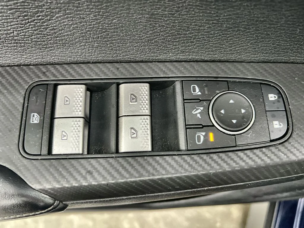 Used 2024  Mitsubishi SE image 15