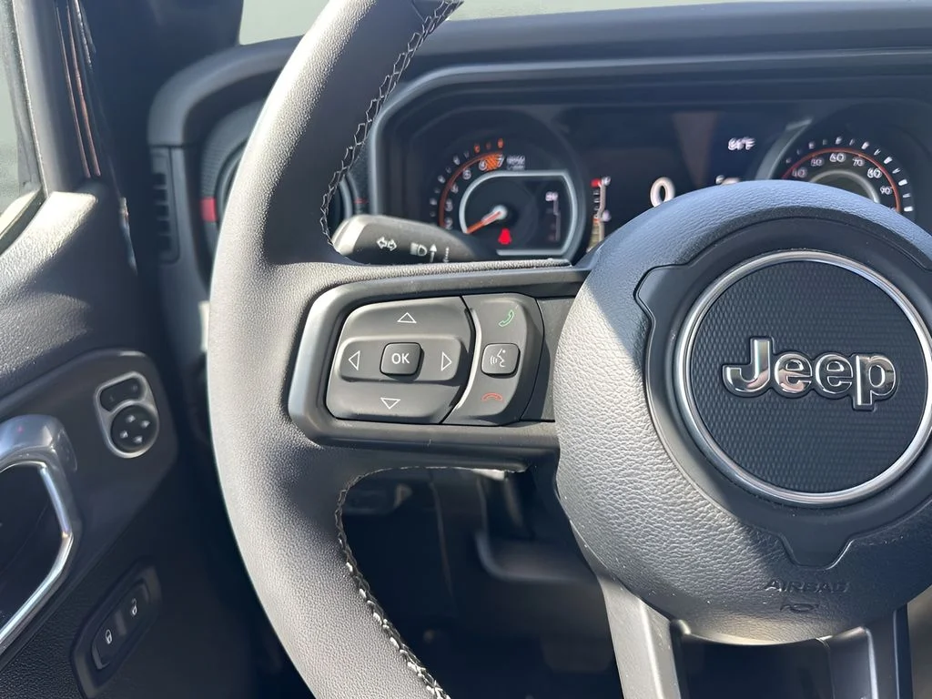 Used 2025 Black Jeep Rubicon image 13