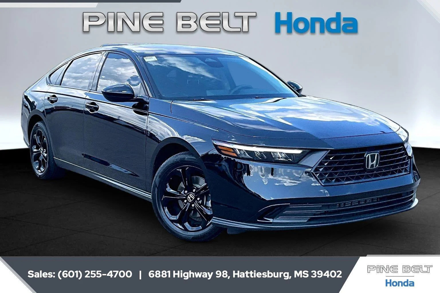 Used 2025 Crystal Black Pearl honda SE CVT image 1