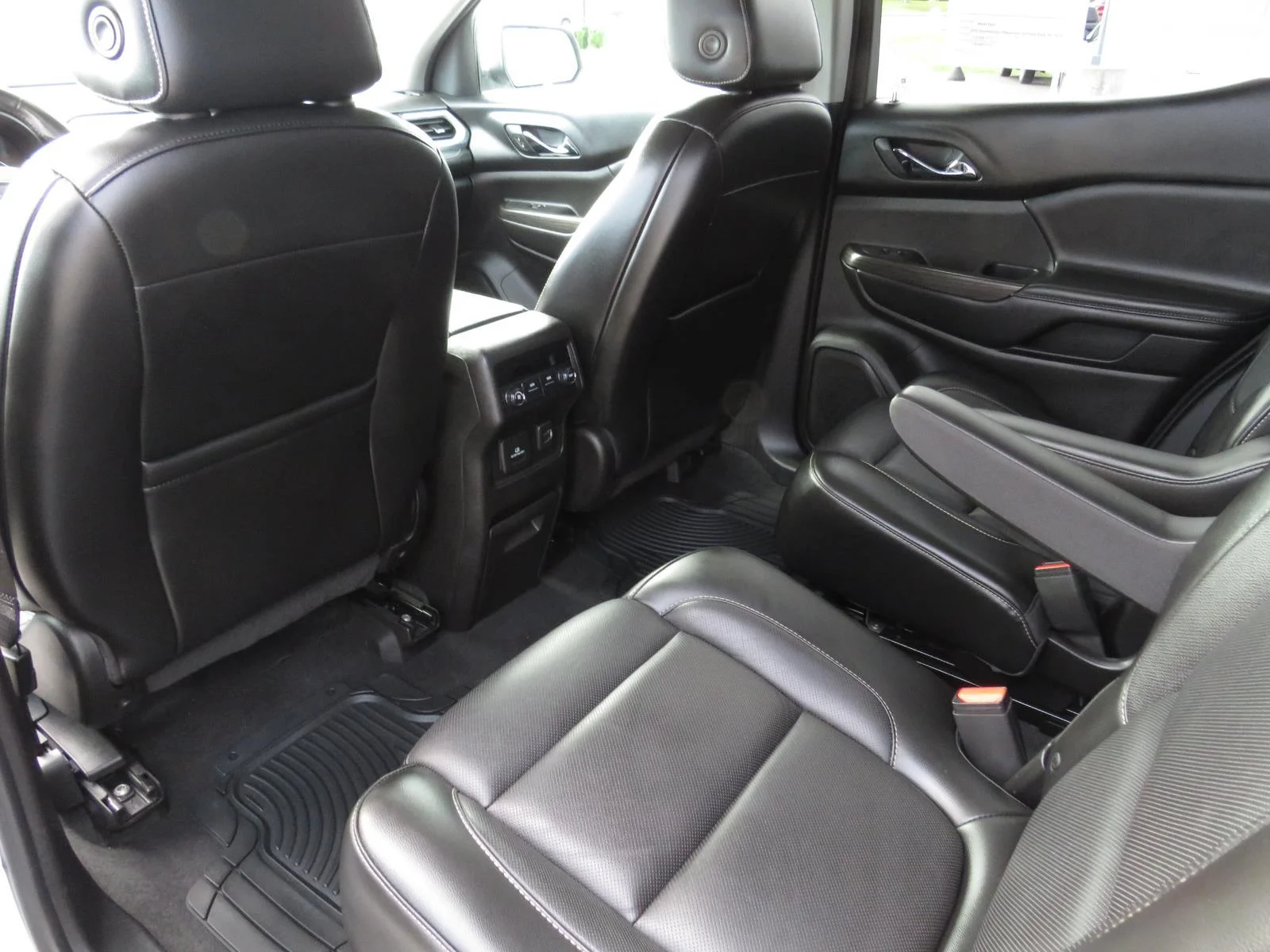 Used 2018 SUMMIT WHITE GMC SLT image 26
