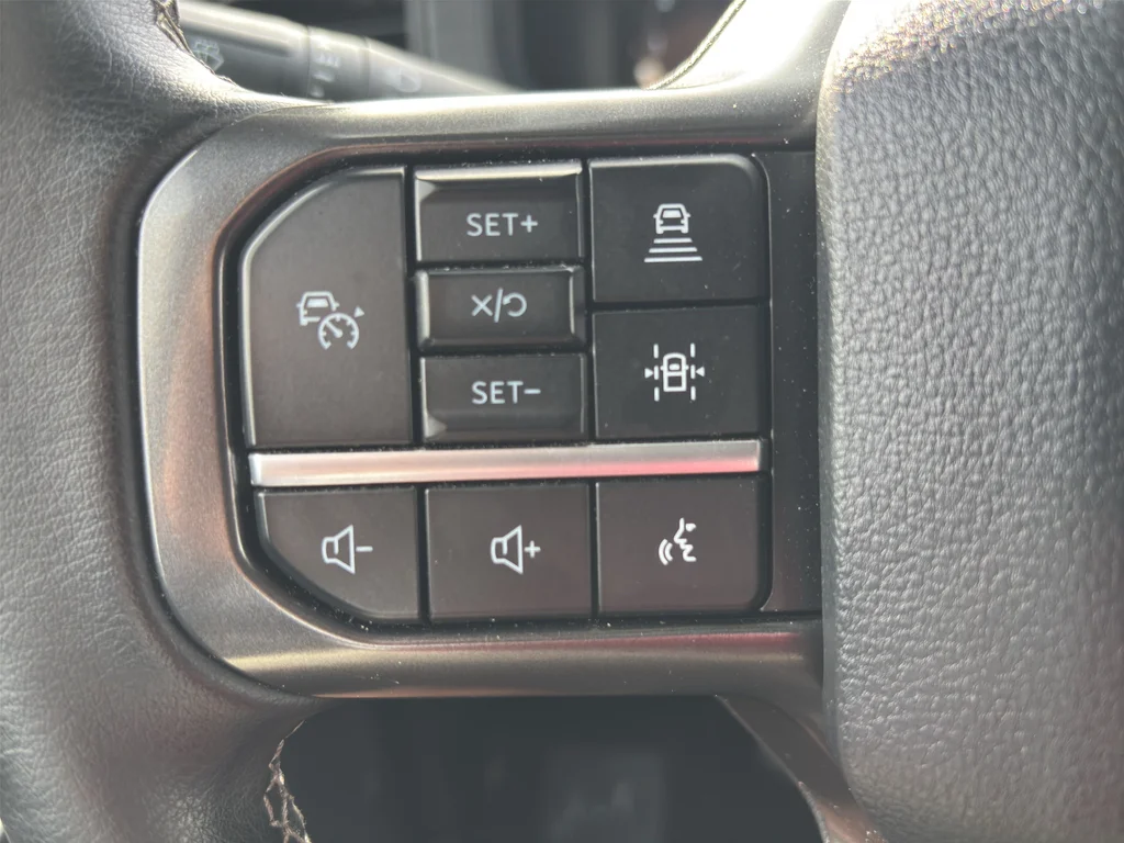 Used 2024 Agate Black Metallic Ford XLT image 16