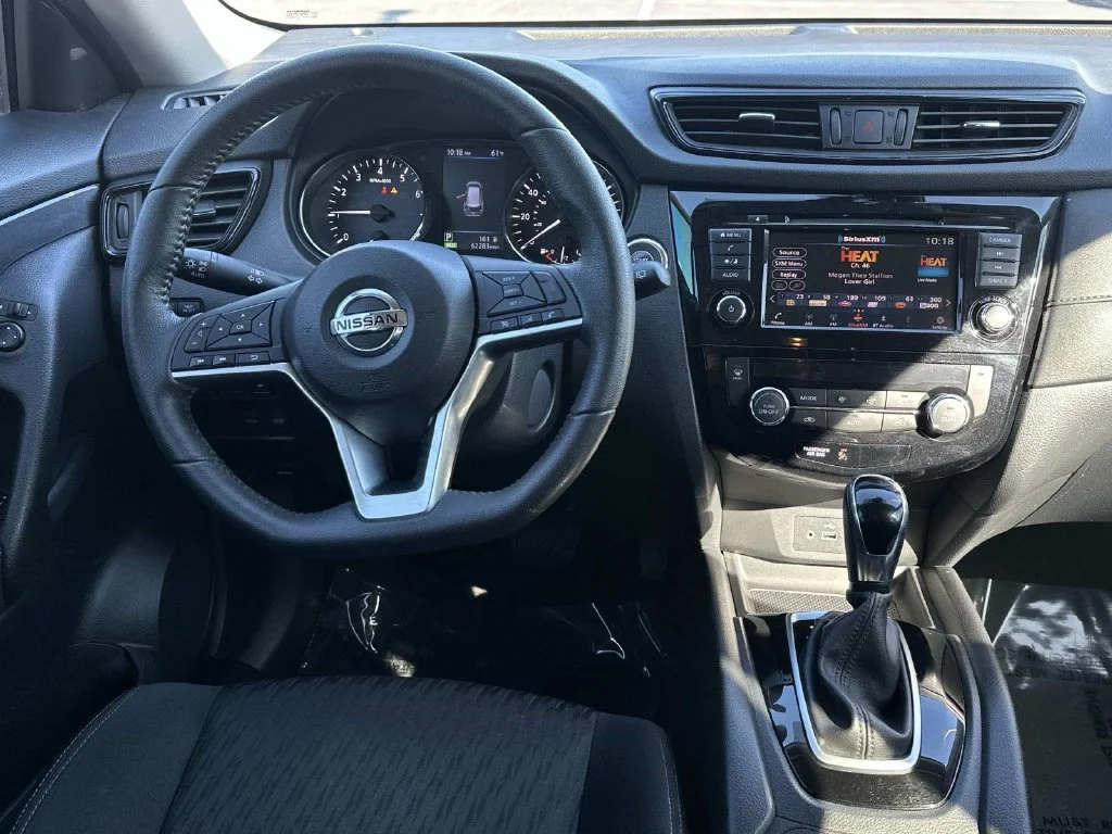Used 2019 Silver Nissan SV image 18
