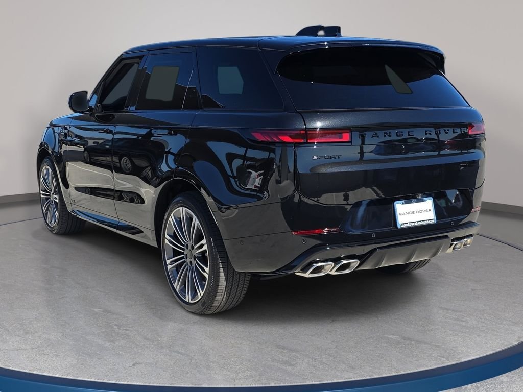 New 2026 Santorini Black Land Rover Dynamic SE image 7
