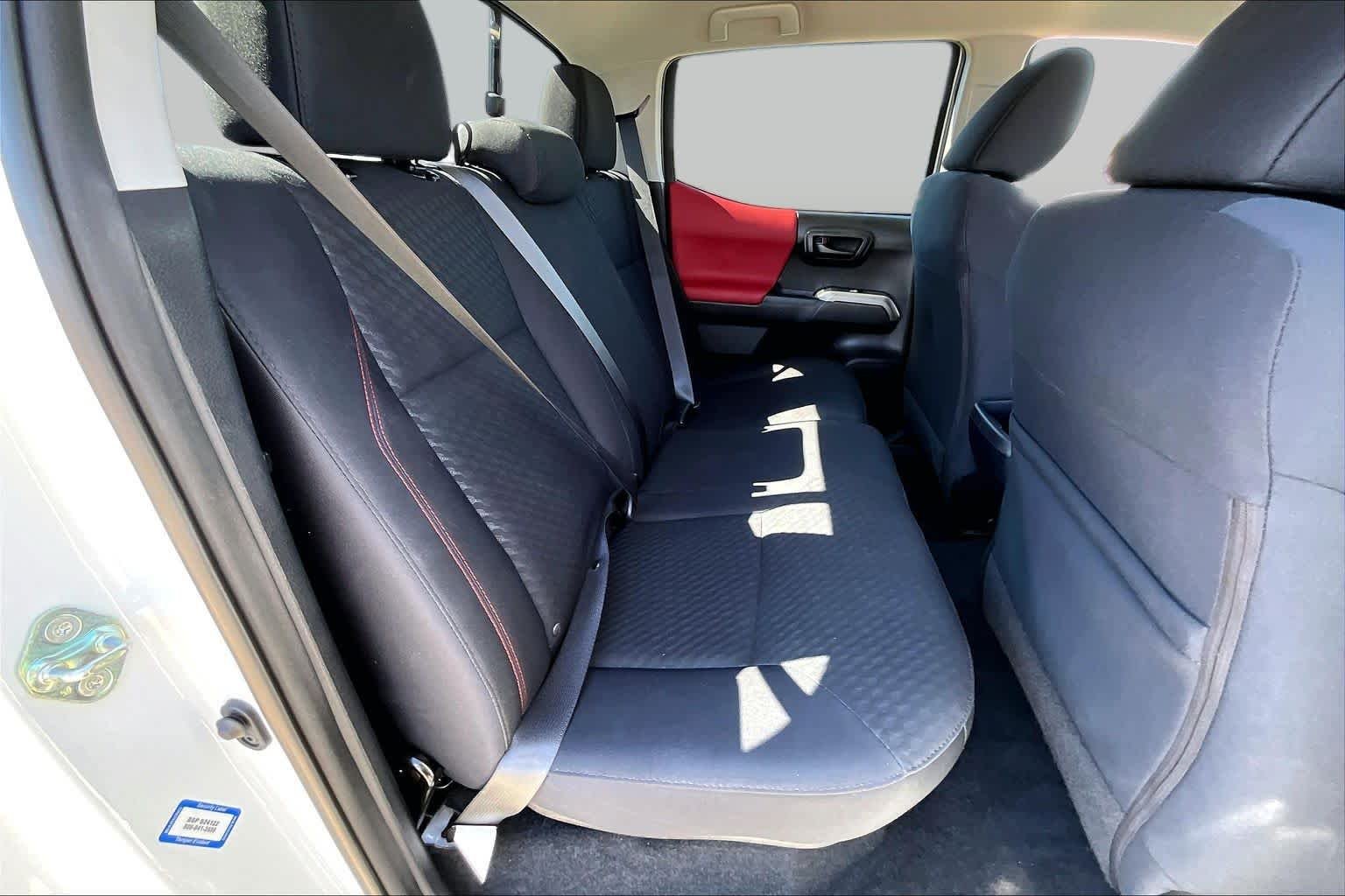 Used 2020 Super White Toyota SR5 image 21