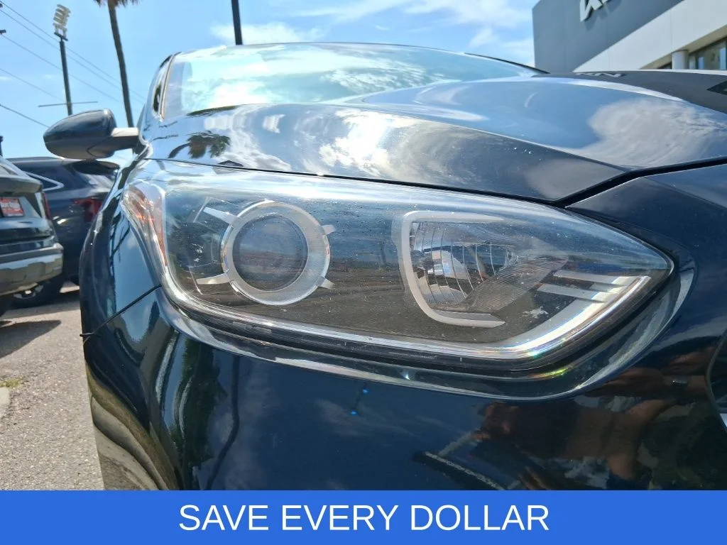 Used 2021 Black Kia LXS image 4
