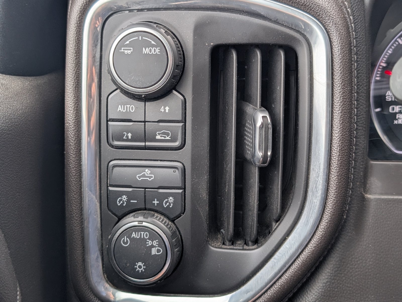 Used 2021 SILVER ICE METALLIC Chevrolet LT image 11