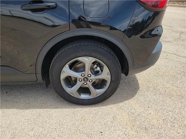 Used 2025 Agate Black Metallic Ford ST-Line All-Wheel Drive image 9