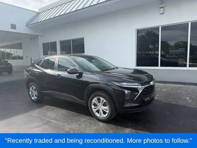 2024 Chevrolet Trax LS's photo