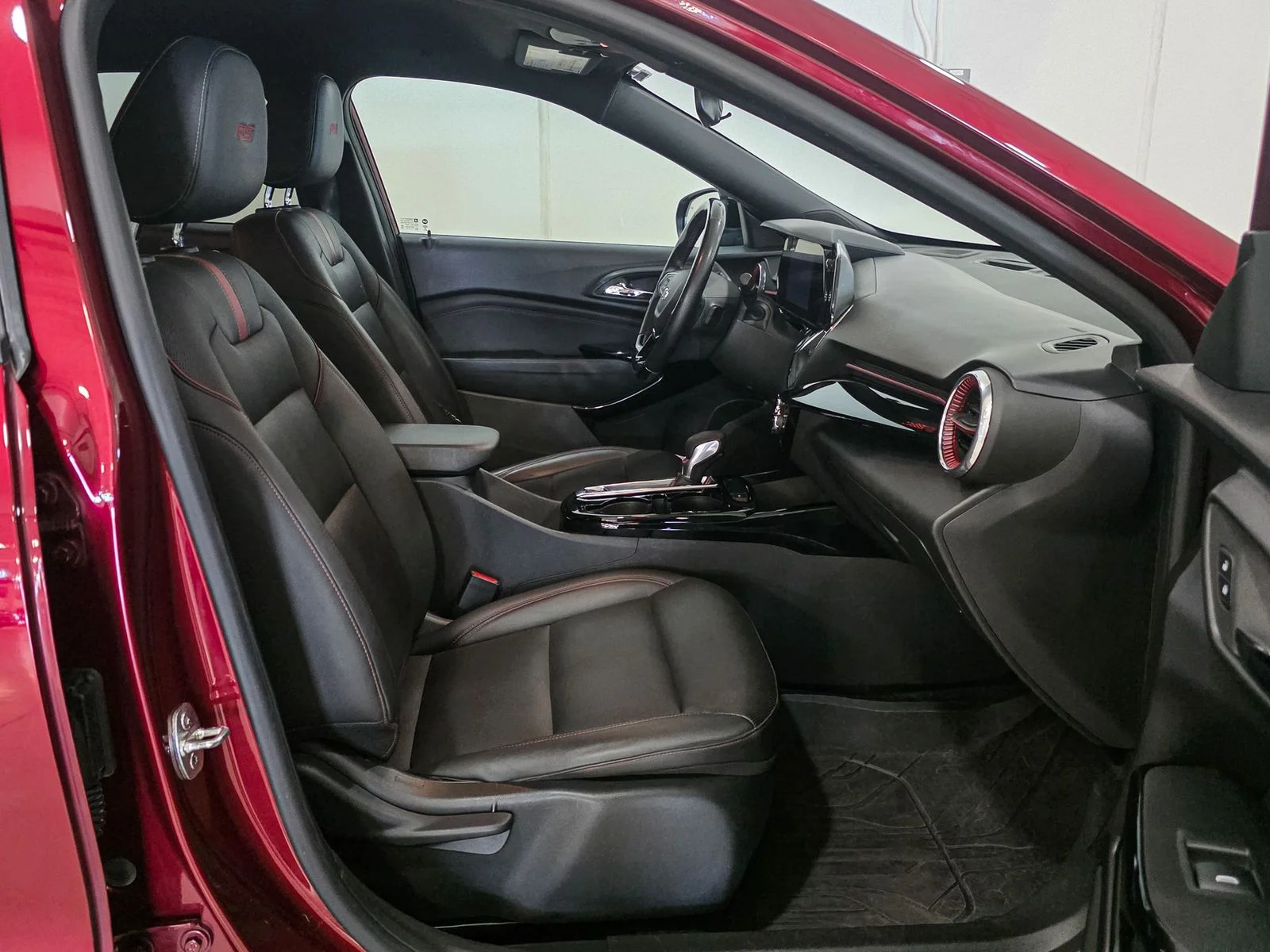 Used 2024 Red Chevrolet 2RS image 21