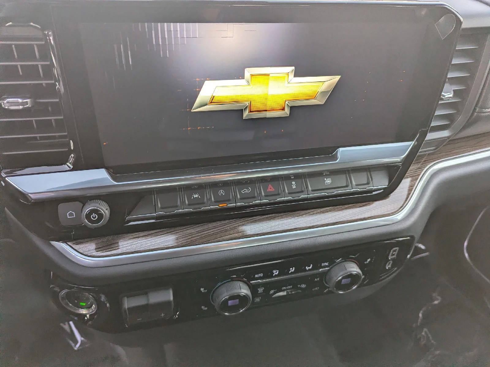 2026 Chevrolet Silverado 1500 LT - Photo 14