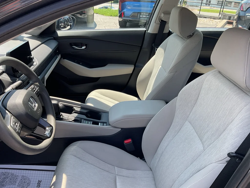 Used 2023 Meteorite Gray Metallic Honda EX image 21