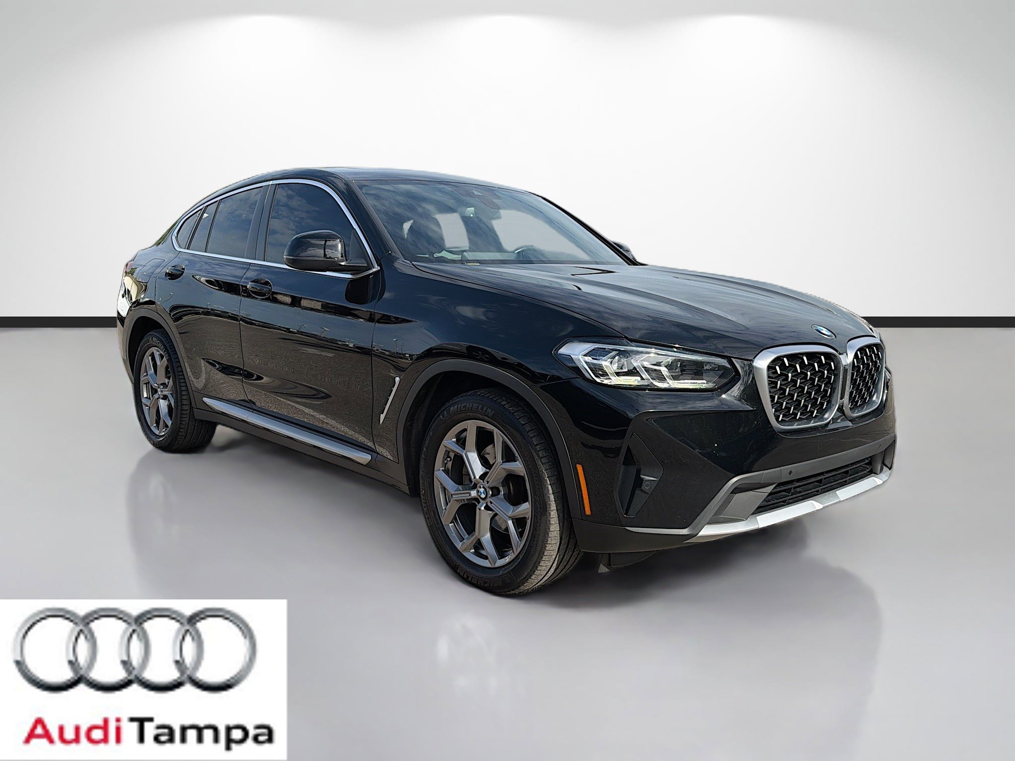 2022 BMW X4 xDrive30i's photo