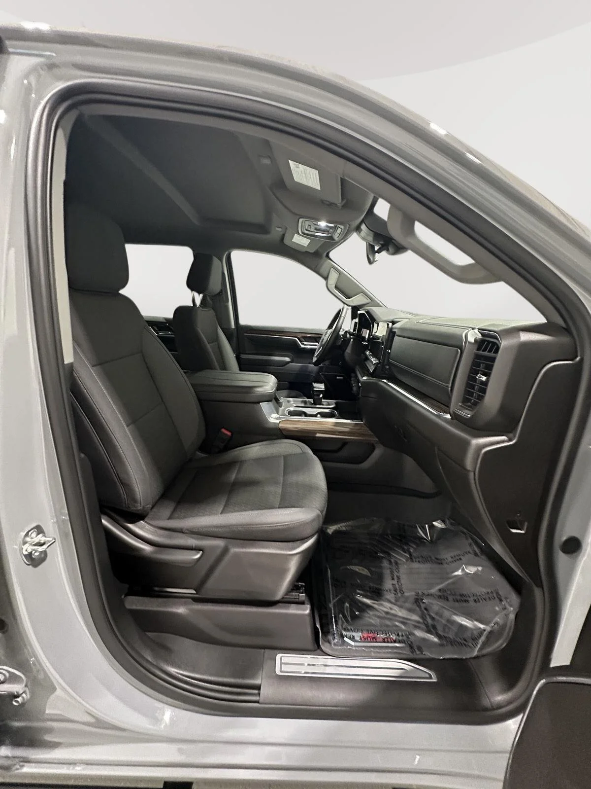 Used 2025 Slate Gray Metallic Chevrolet RST image 26