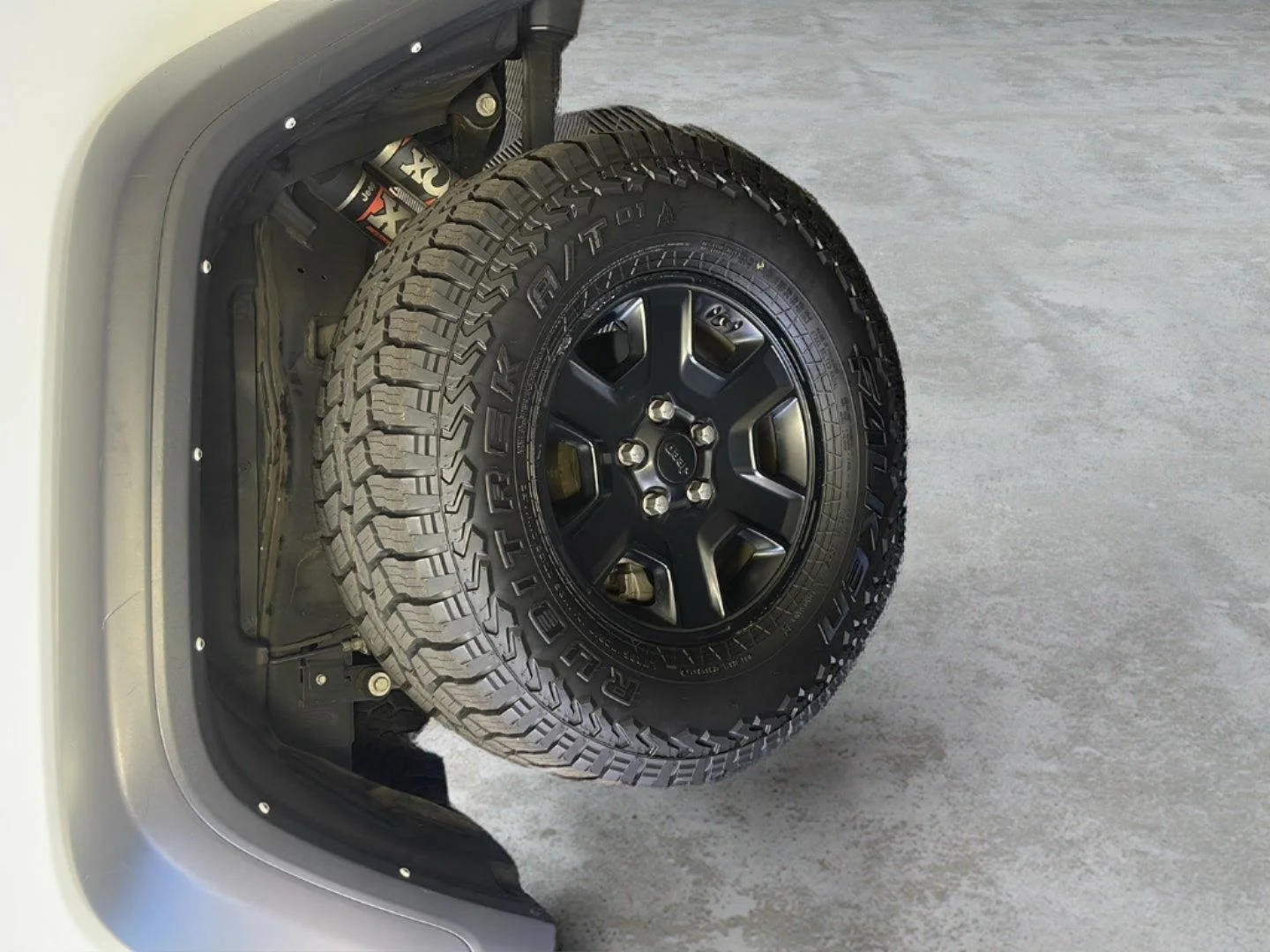 Used 2022 Bright White Clearcoat Jeep Mojave image 27