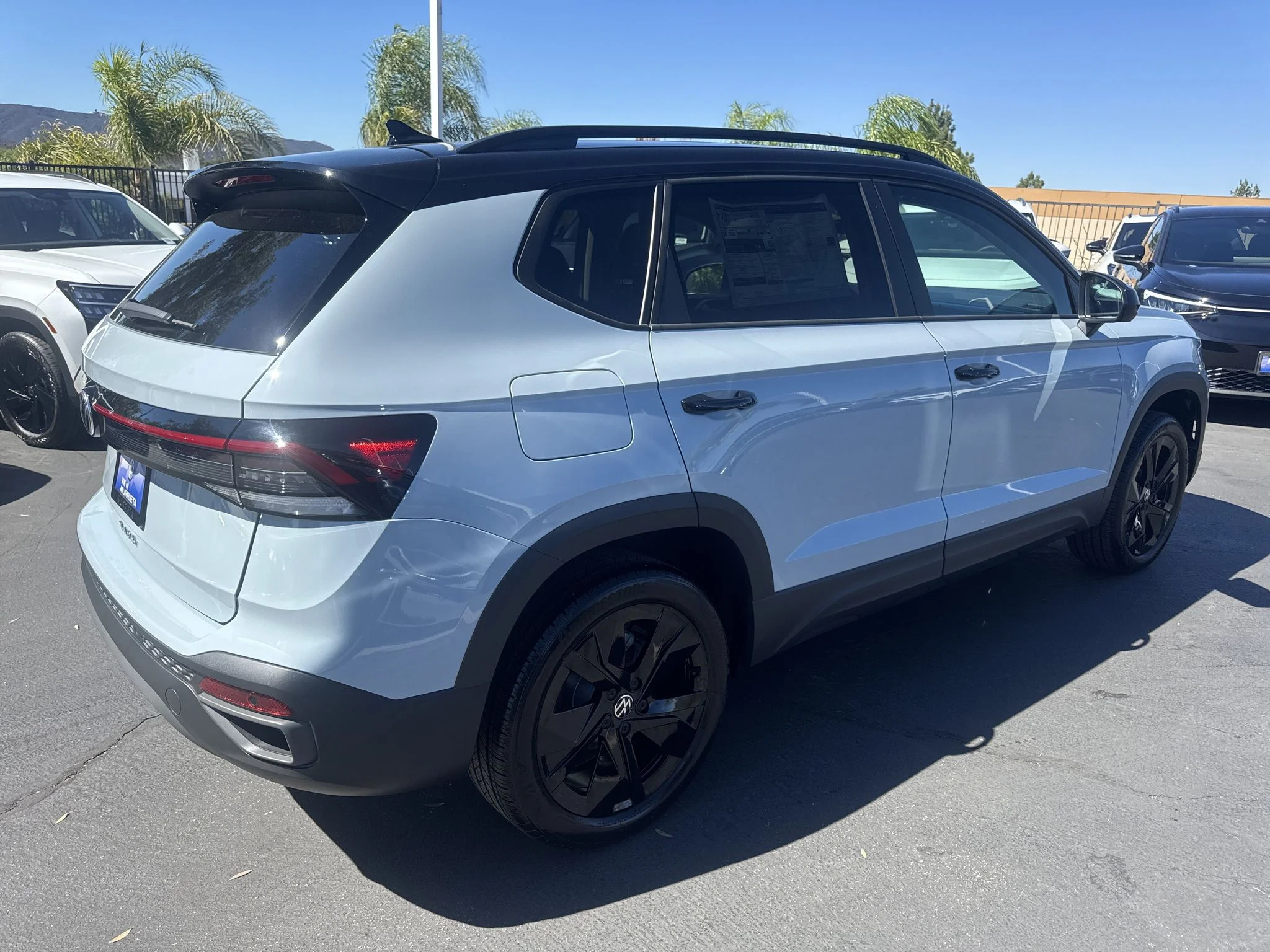 New 2027 Monument Gray w/Deep Black Roof Volkswagen SE Black image 8