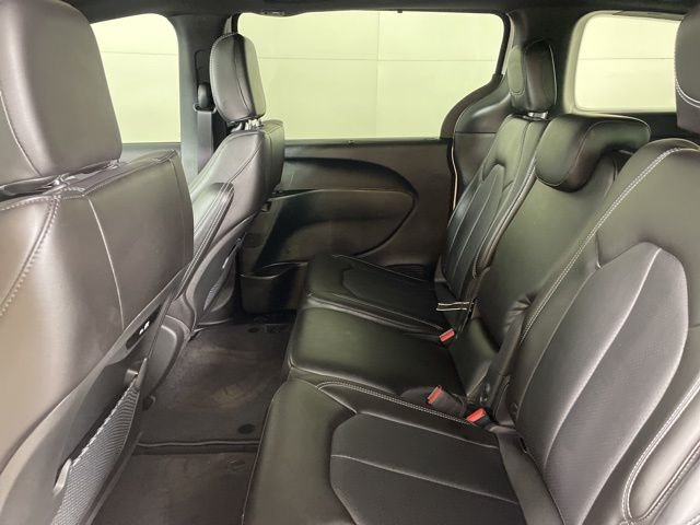 New 2026 Bright White Clear-Coat Exterior Paint Chrysler Select image 41