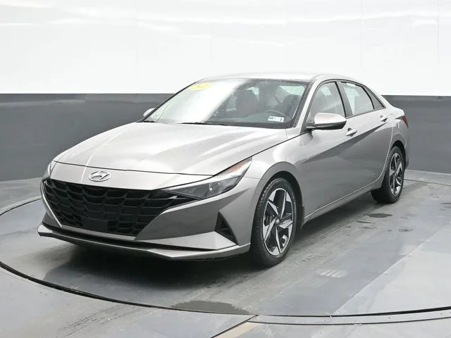 Used 2023 Silver Hyundai SEL image 1