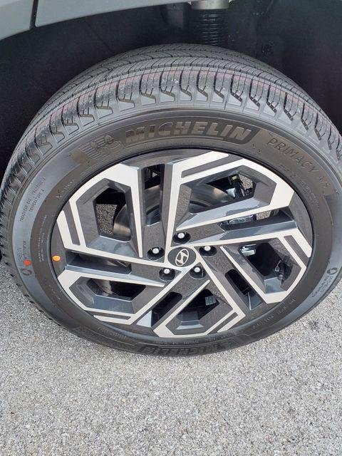 New 2026 Phantom Black Hyundai SEL Plus image 33