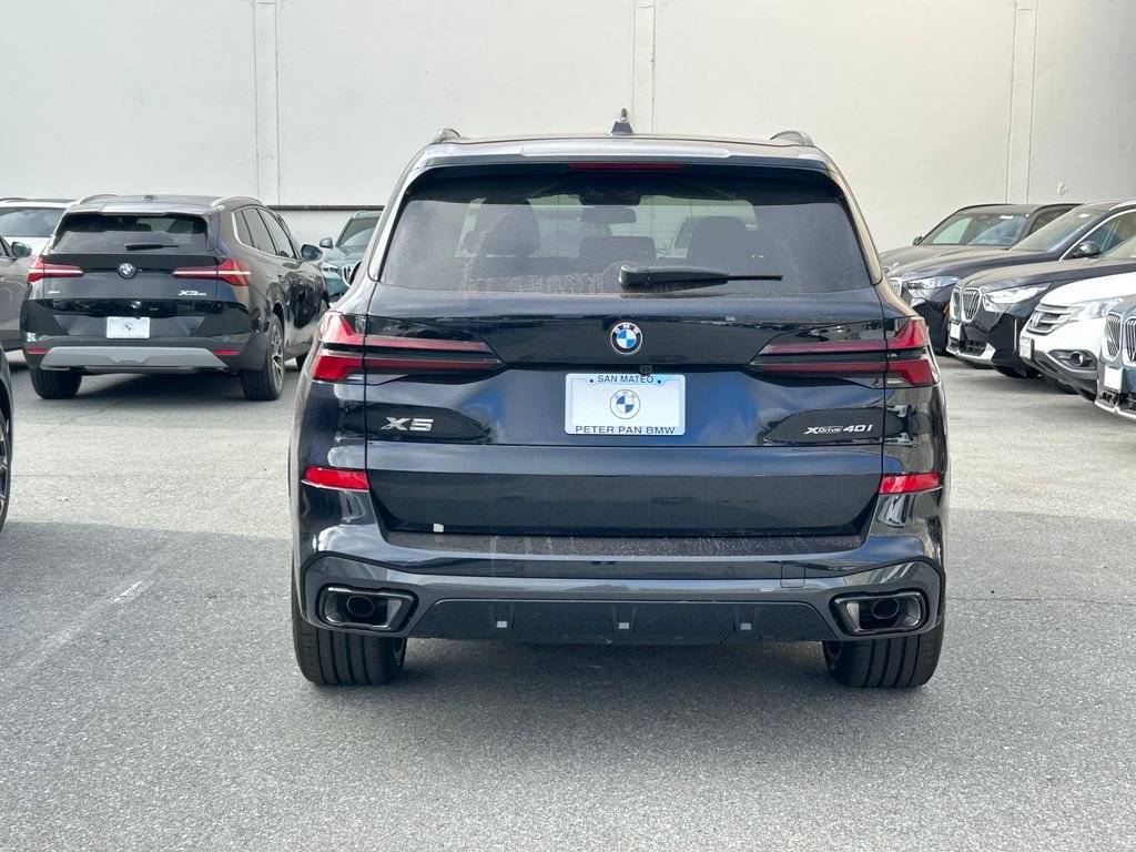 New 2026 Carbon Black Metallic BMW xDrive40i image 4