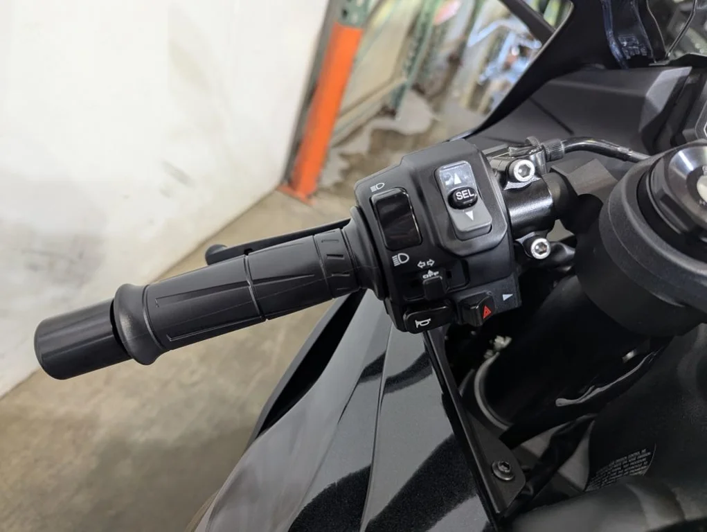 New 2027 Metallic Spark Black/Metallic Flat Spark Black Kawasaki ABS image 7