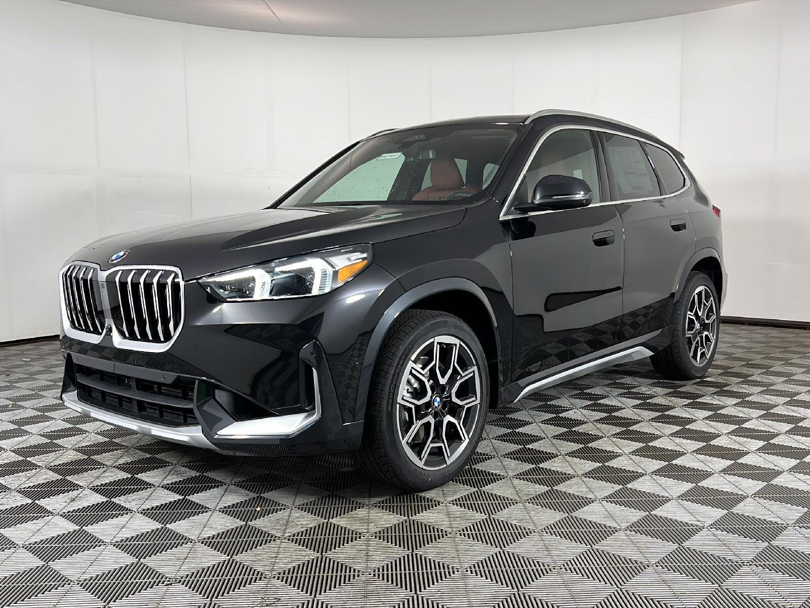 New 2027 Black Sapphire Metallic BMW xDrive28i image 4