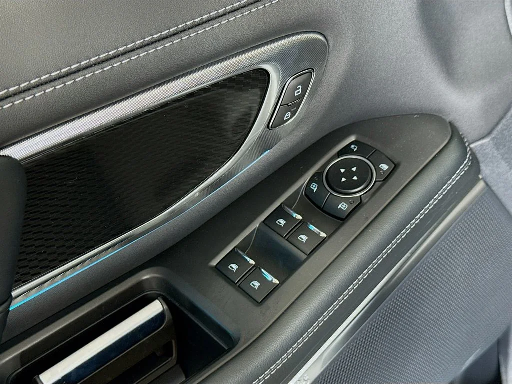 New 2026 Space Silver Metallic Ford MAX Platinum® image 18
