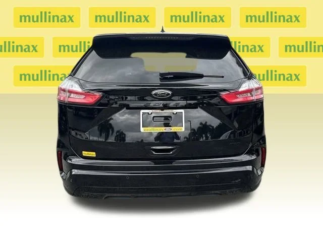 New 2024 Black Ford SE image 14