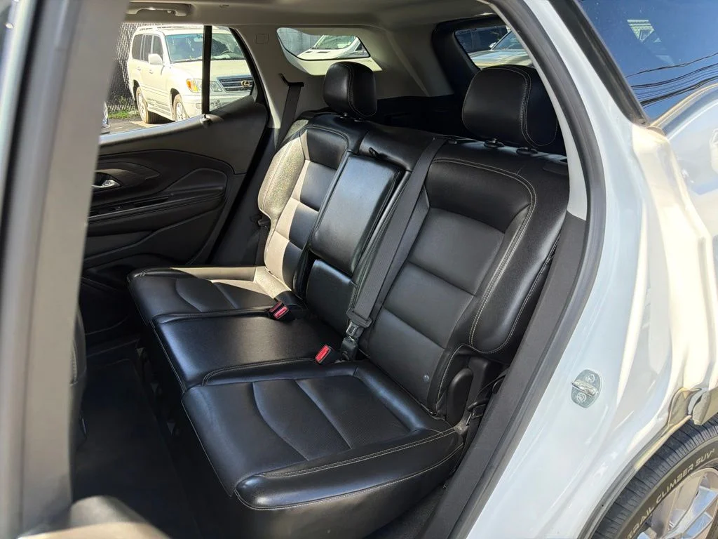 Used 2022 White GMC SLT image 34