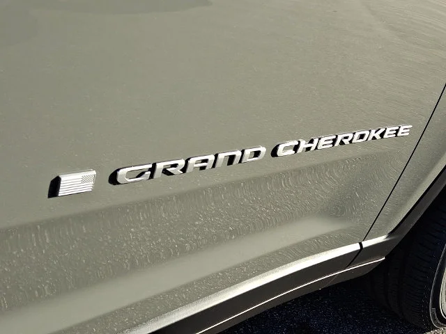 New 2027 Gray Jeep Limited image 25