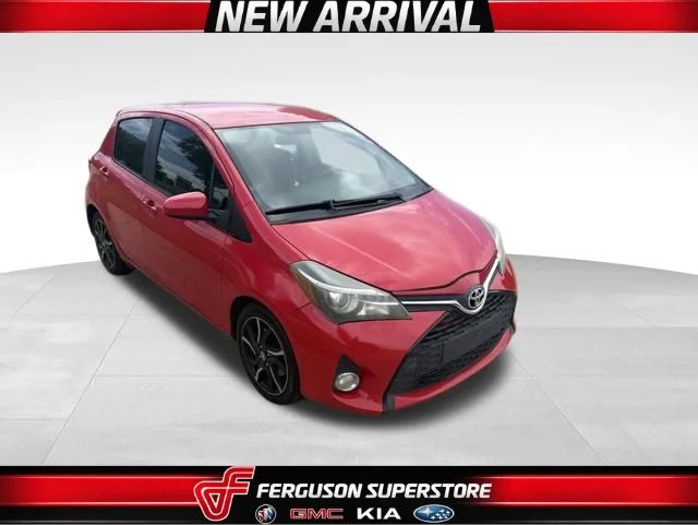 2015 Toyota Yaris SE 5-Door Liftback AT's photo