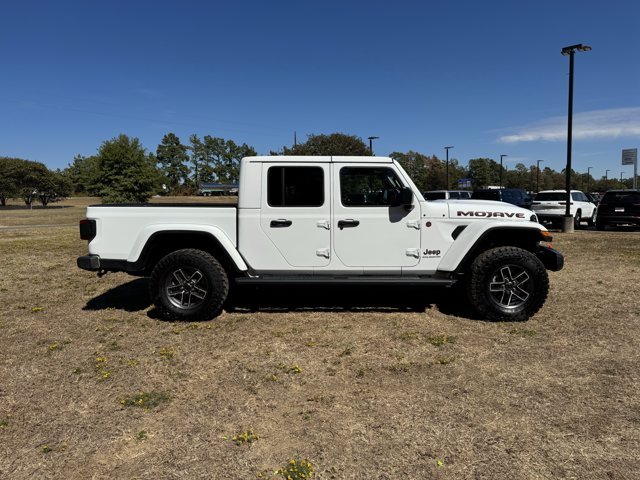 Used 2025 Bright White Clearcoat Jeep Mojave image 4