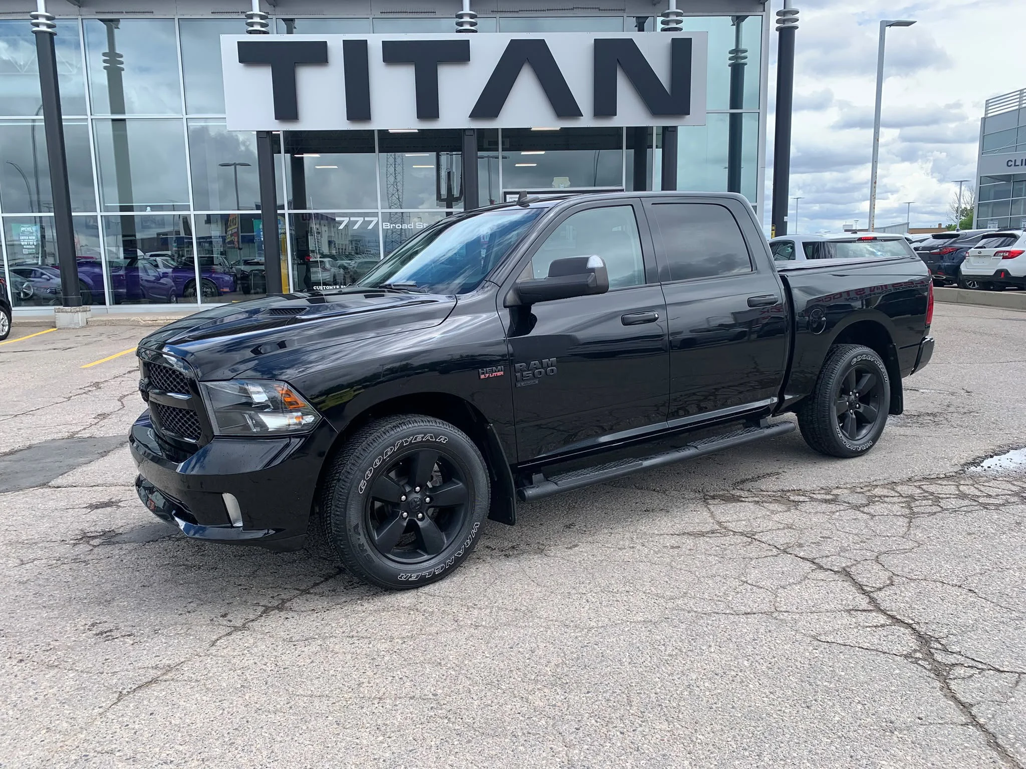 Certified Used 2021 Black Ram Express image 2