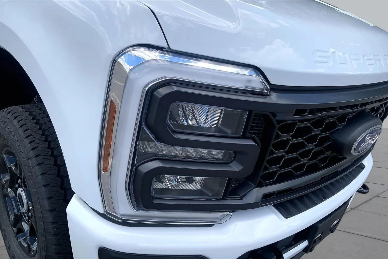 New 2026 Oxford White Ford XL image 16